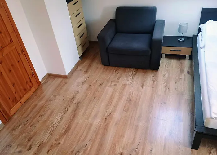 Апартаменты Goscinne Kolc Ястарня